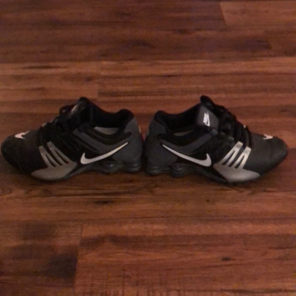 Nike shox size 6